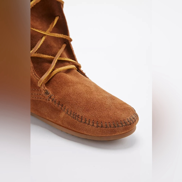 Minnetonka Women's Tramper Bootie NWOT - Picture 7 of 8